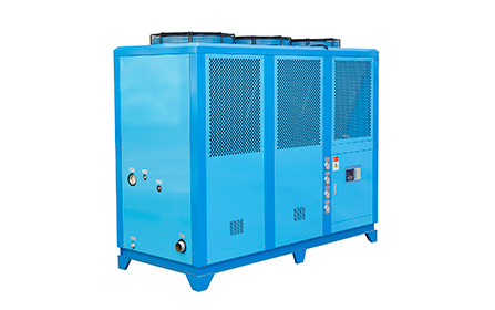 What are the characteristics of industrial chillers?
